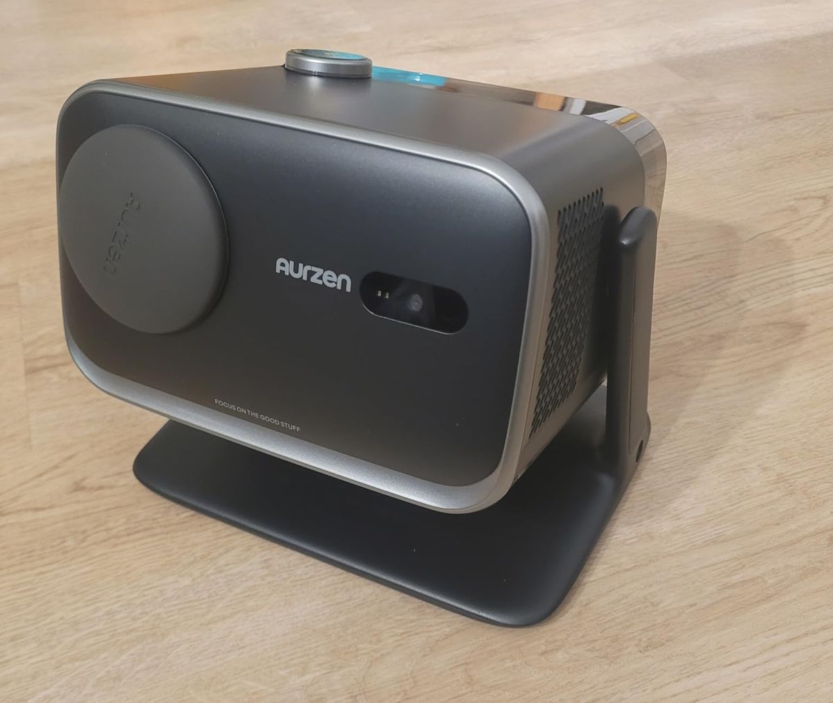 Aurzen Boom Mini: 4-in-1 Smart Beamer für Heimkino & Outdoor
