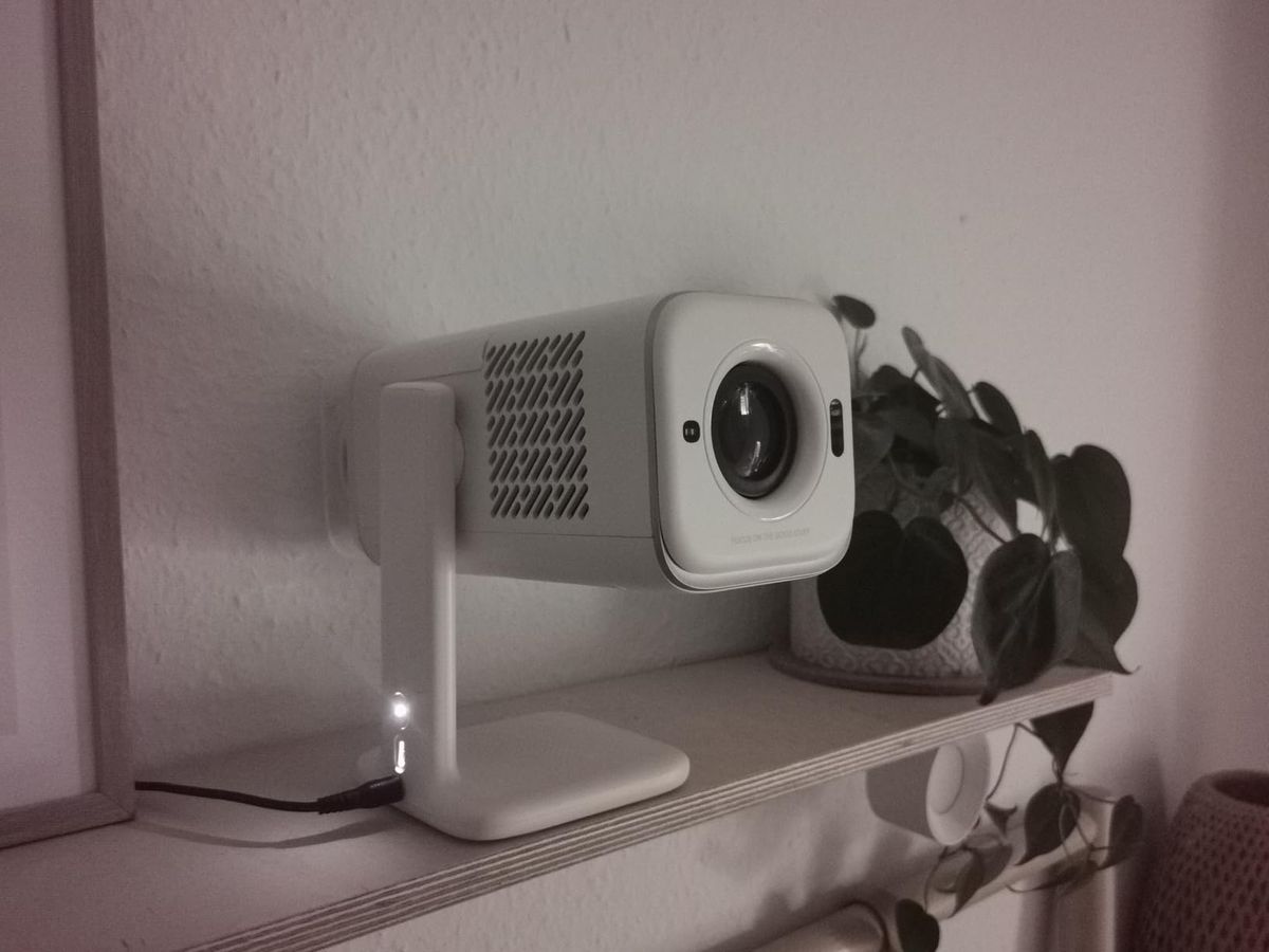 Aurzen Boom Air Mini Beamer: Smart-Projektor mit Google TV & Netflix