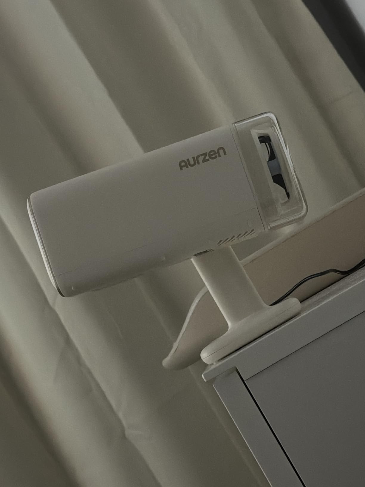 Aurzen Boom Air Mini Beamer: Smart-Projektor mit Google TV & Netflix