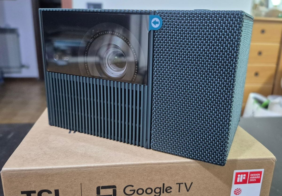 Découvrez le TCL Projector PlayCube : votre cinéma nomade