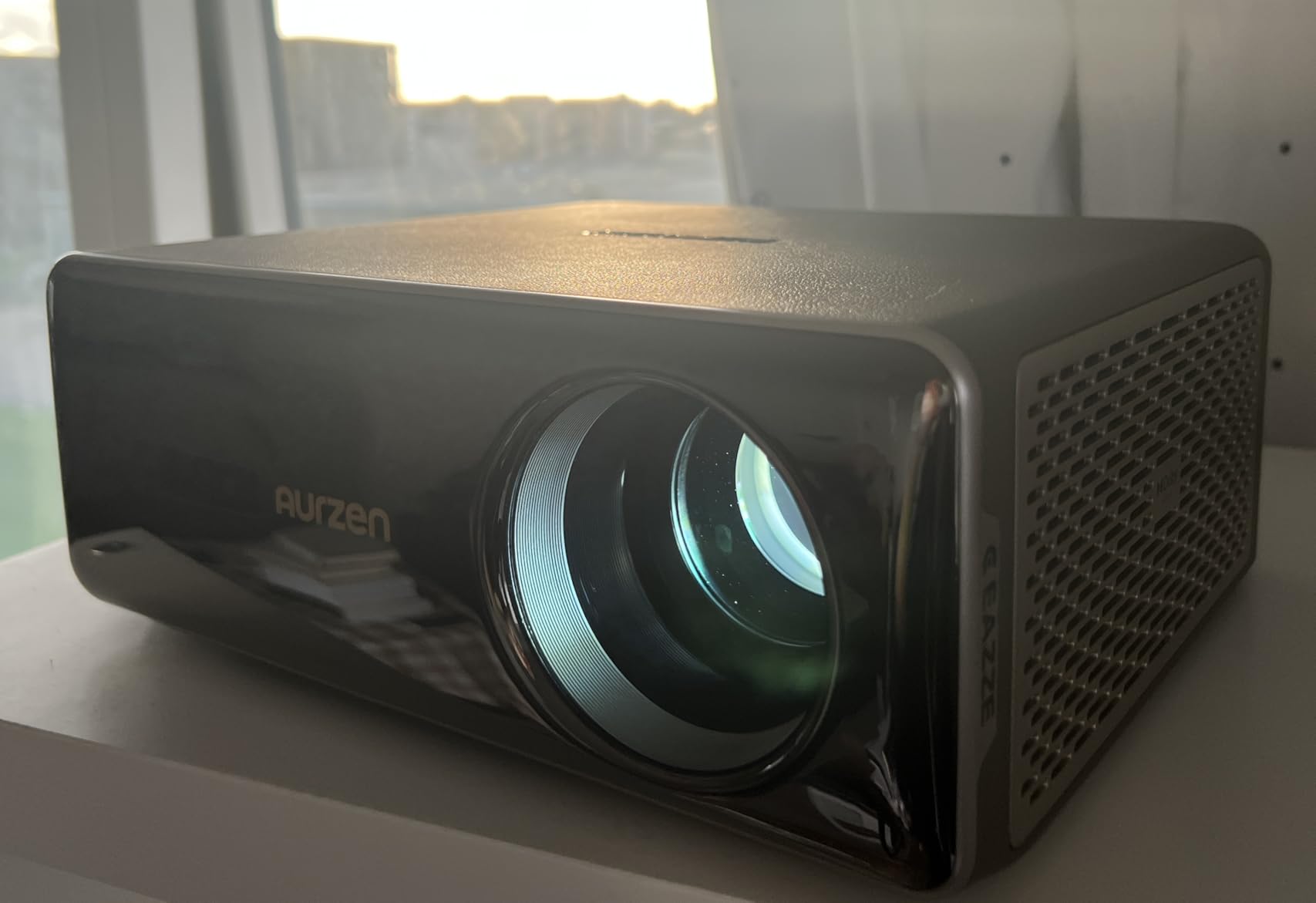 Aurzen EAZZE D1 MAX: 4K Smart Projector for Home Cinema
