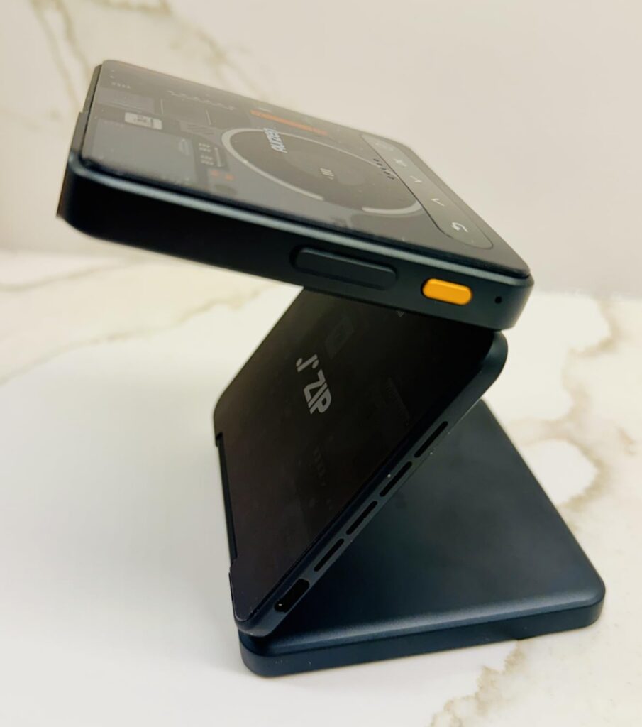 Aurzen ZIP Cyber Edition: Ultimate Pocket Projector