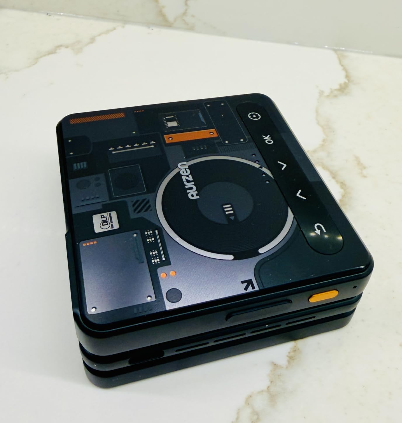 Aurzen ZIP Cyber Edition: Ultimate Pocket Projector