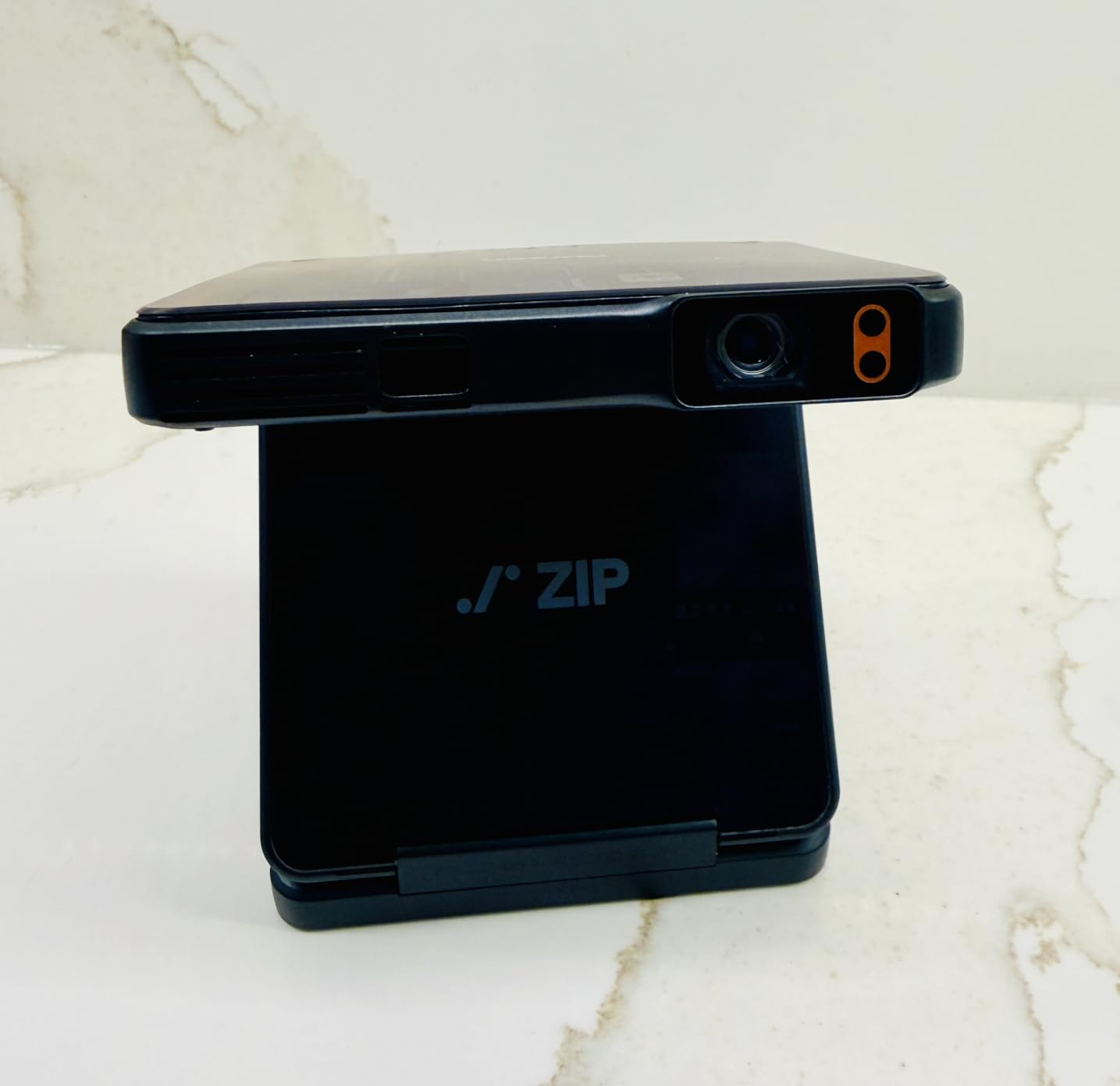 Aurzen ZIP Cyber Edition: Ultimate Pocket Projector
