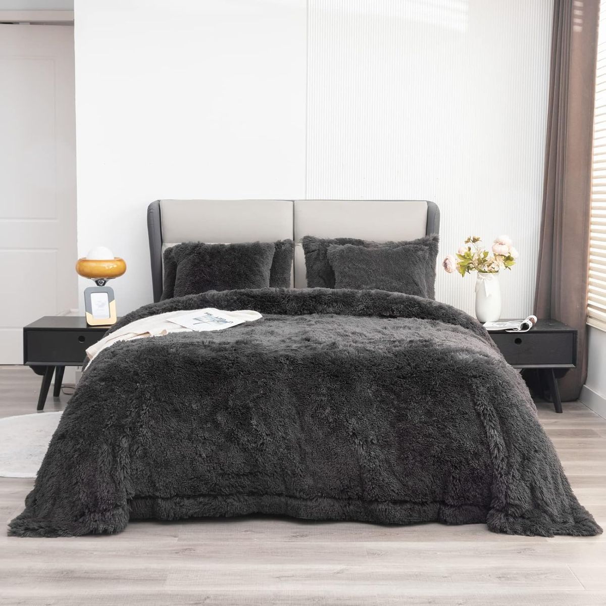 YUSOKI Faux Fur Queen Blanket – Cozy Luxury You'll Love