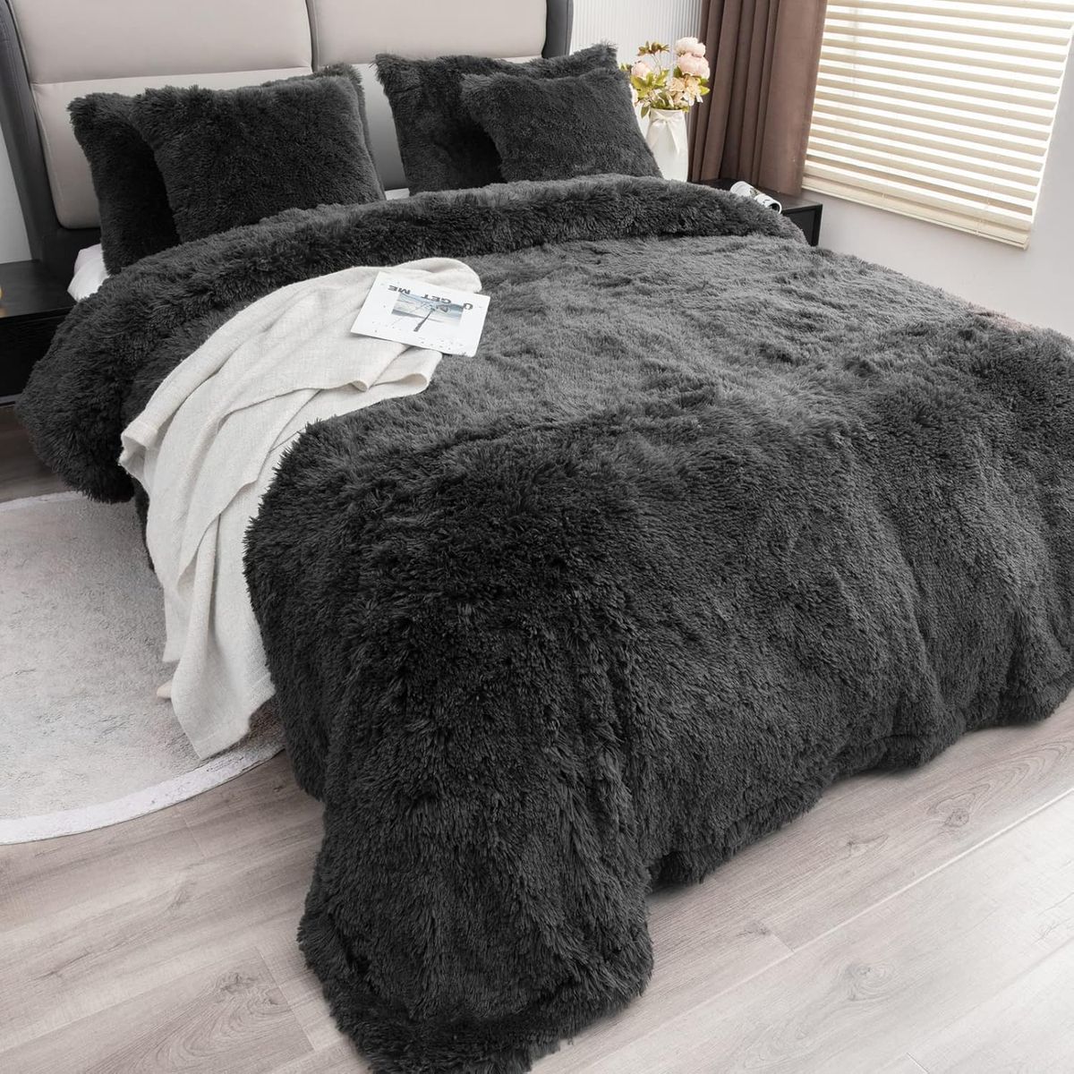 YUSOKI Faux Fur Queen Blanket – Cozy Luxury You'll Love