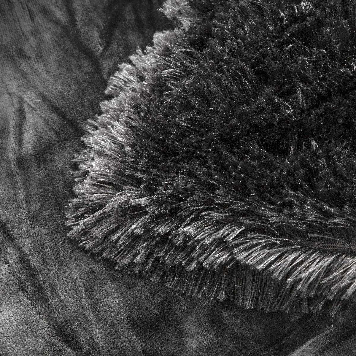 YUSOKI Faux Fur Queen Blanket – Cozy Luxury You'll Love