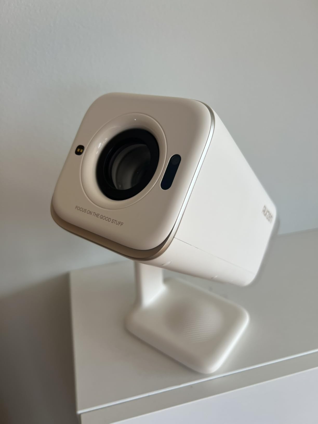 Aurzen BOOM Air Google TV: Portable 4K Smart Projector